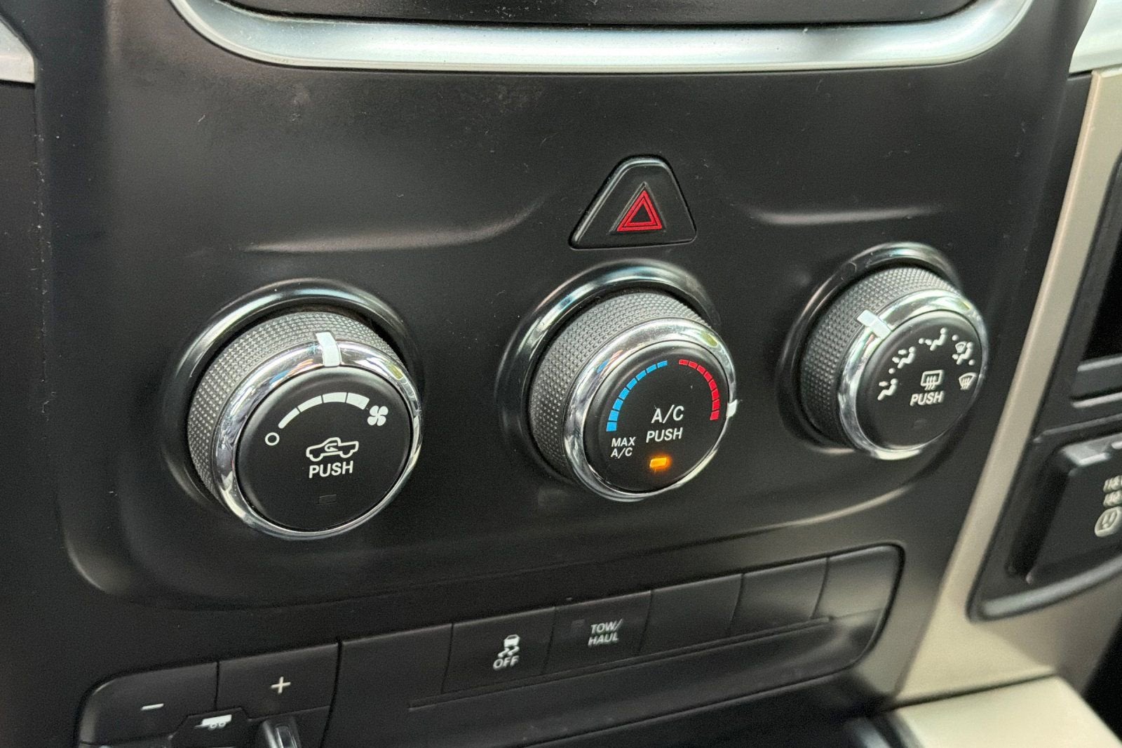 2013 RAM 1500 SLT
