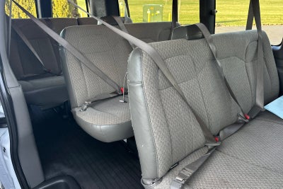 2023 Chevrolet Express Passenger 3500 1LS