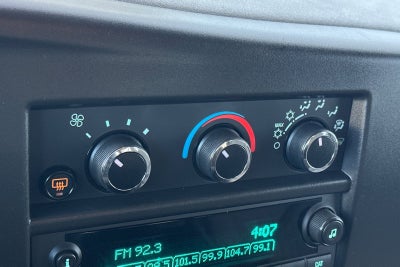 2023 Chevrolet Express Passenger 3500 1LS