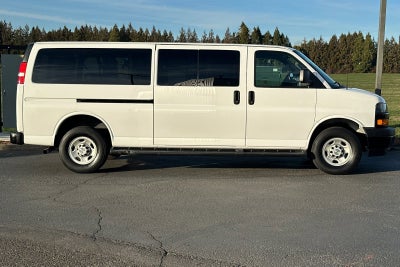 2023 Chevrolet Express Passenger 3500 1LS