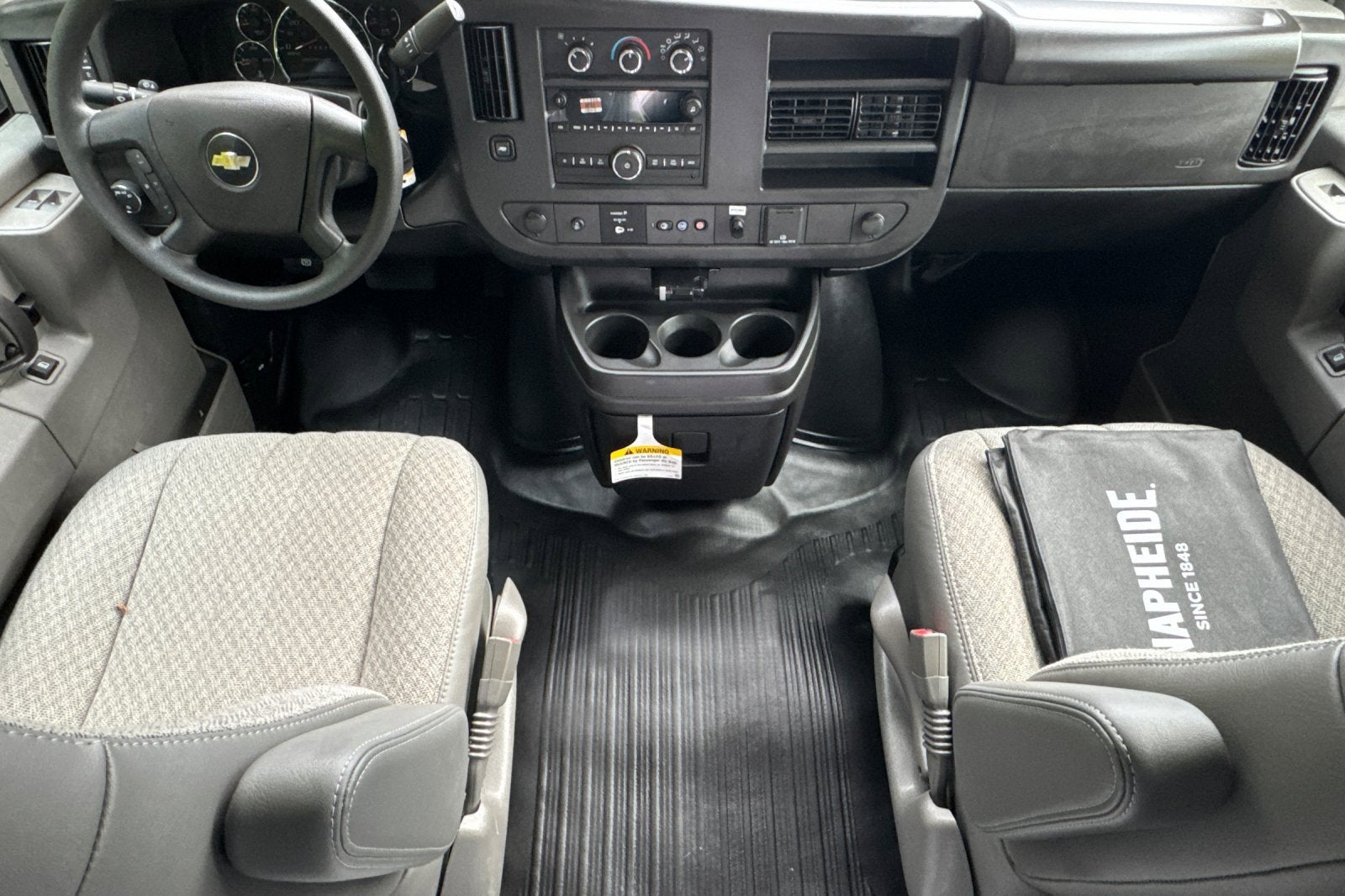 2025 Chevrolet Express Cutaway 3500 1WT