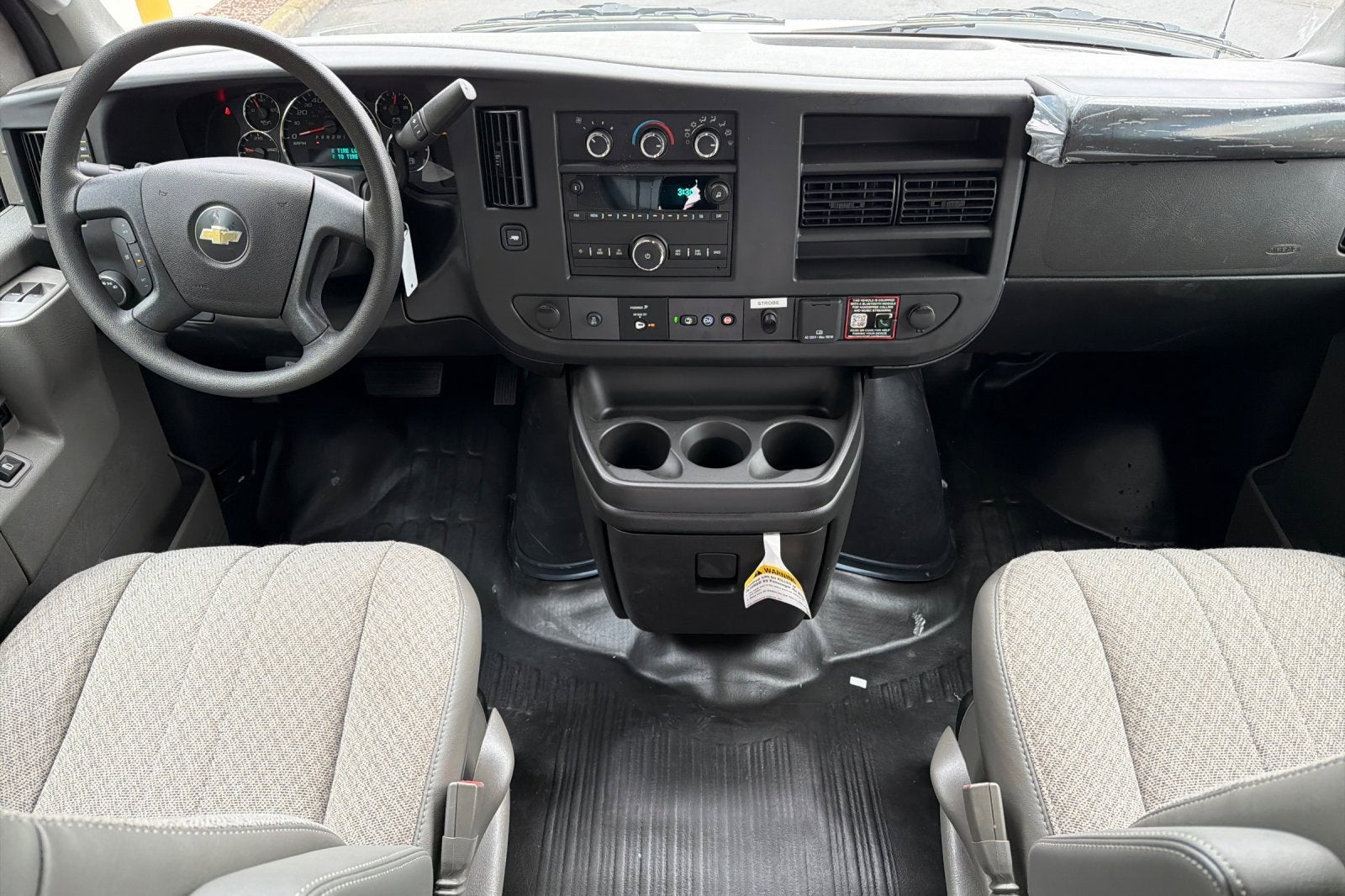 2025 Chevrolet Express Cutaway 3500 1WT