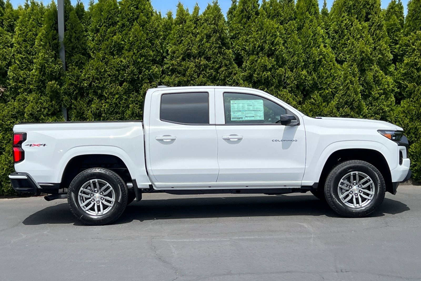 2025 Chevrolet Colorado WT/LT