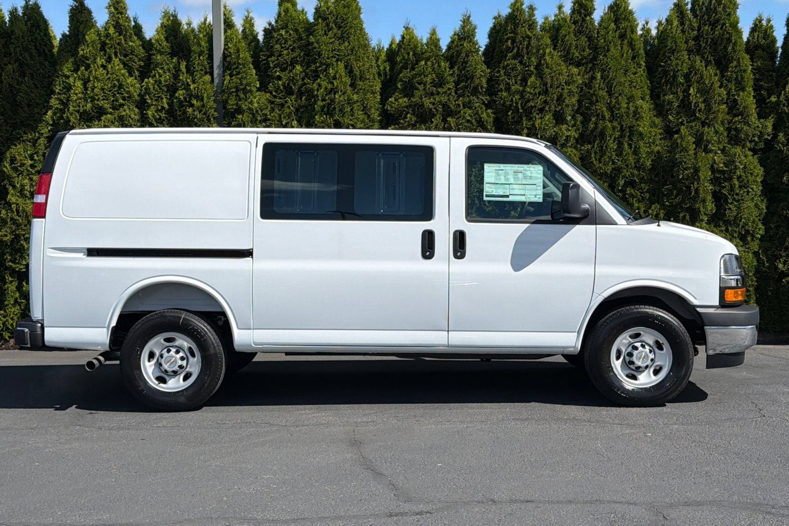 2026 Chevrolet Express Cargo 1WT