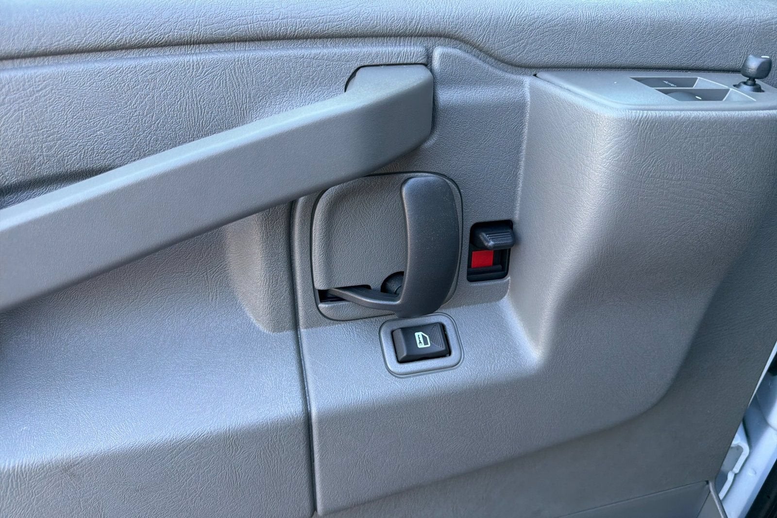 2026 Chevrolet Express Cargo 1WT