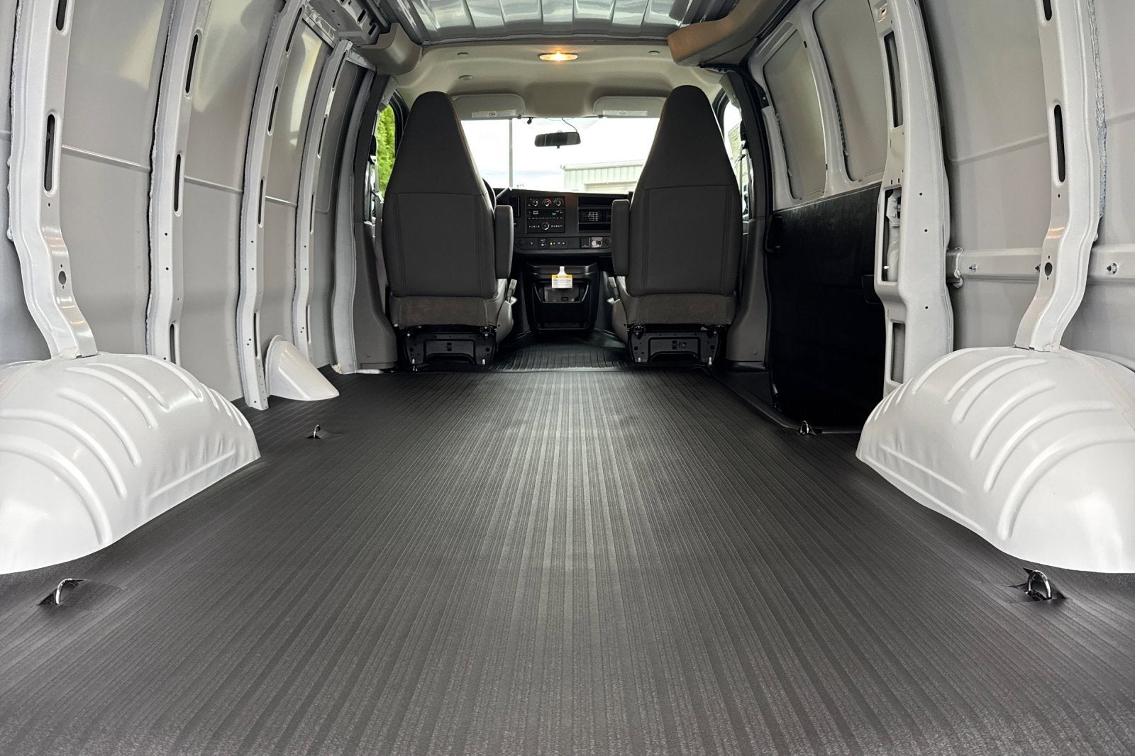 2025 Chevrolet Express Cargo 3500 WT