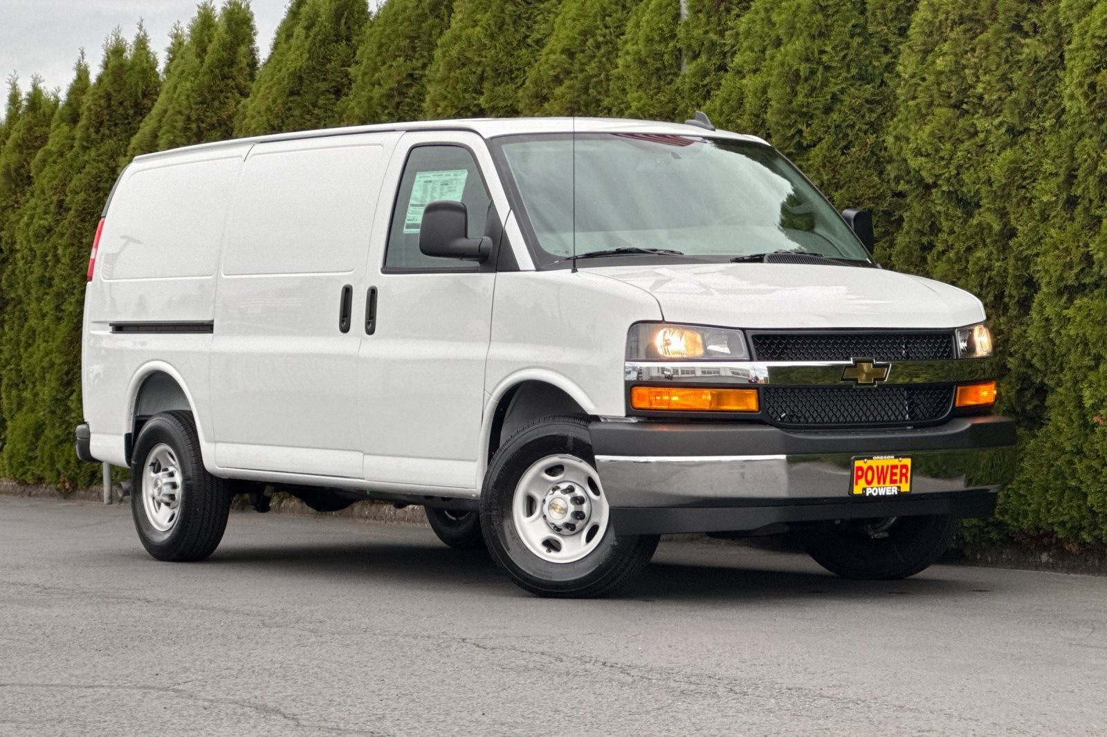 2025 Chevrolet Express Cargo 3500 WT