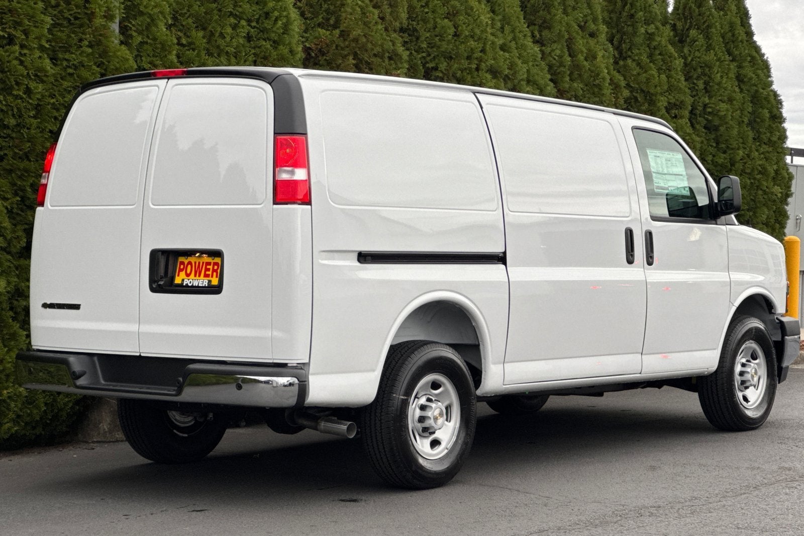2025 Chevrolet Express Cargo 3500 WT