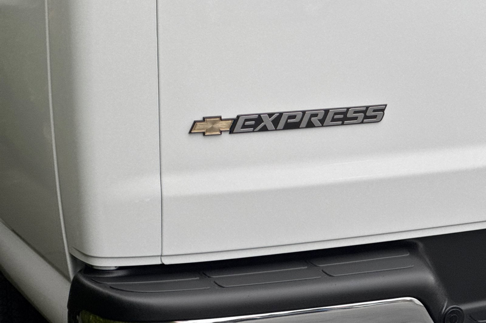 2025 Chevrolet Express Cargo 3500 WT