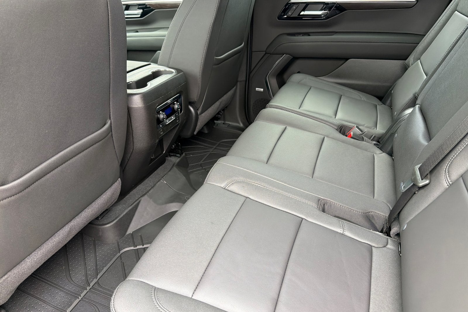 2027 Chevrolet Suburban LT