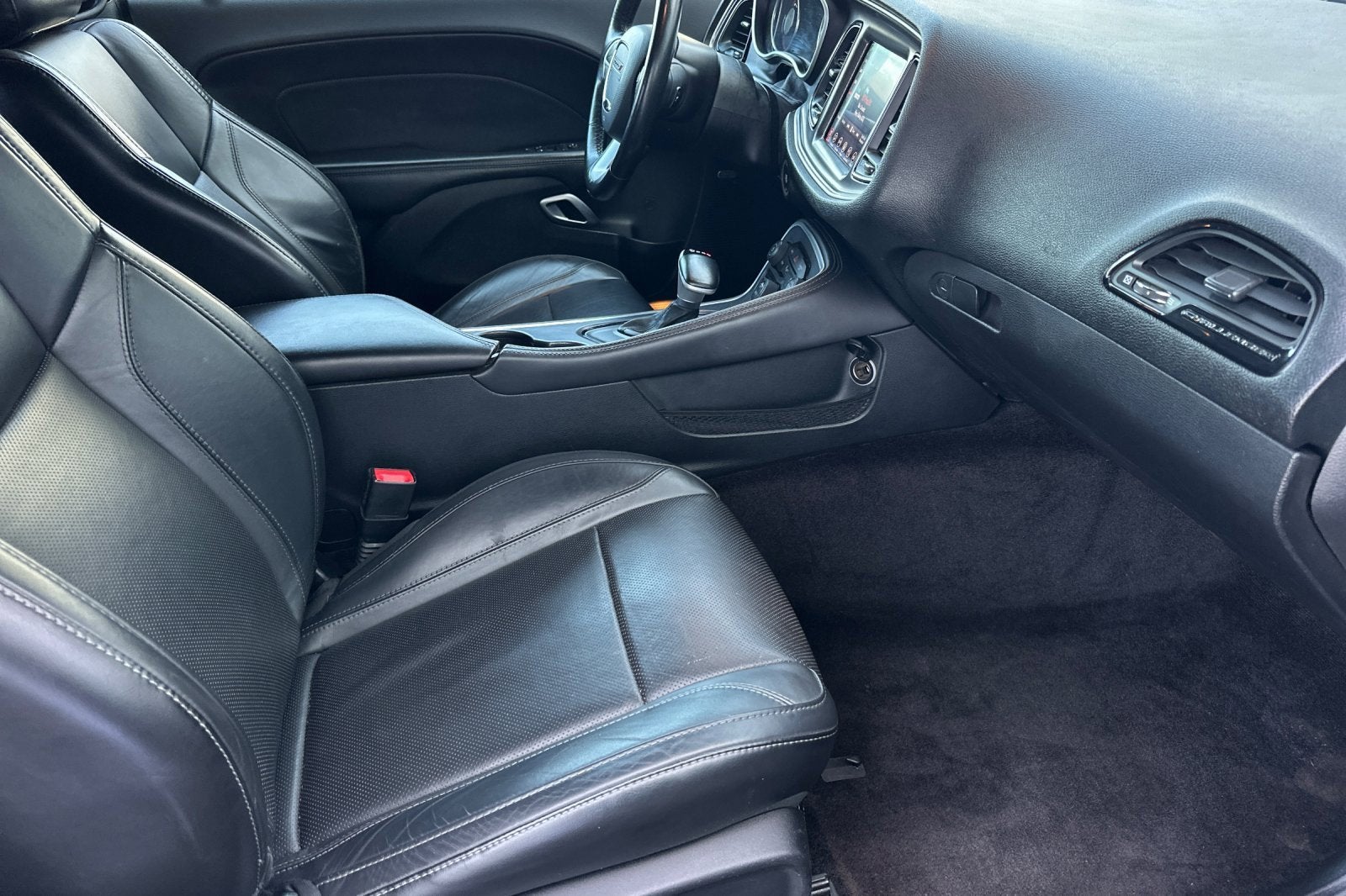 2017 Dodge Challenger SXT Plus