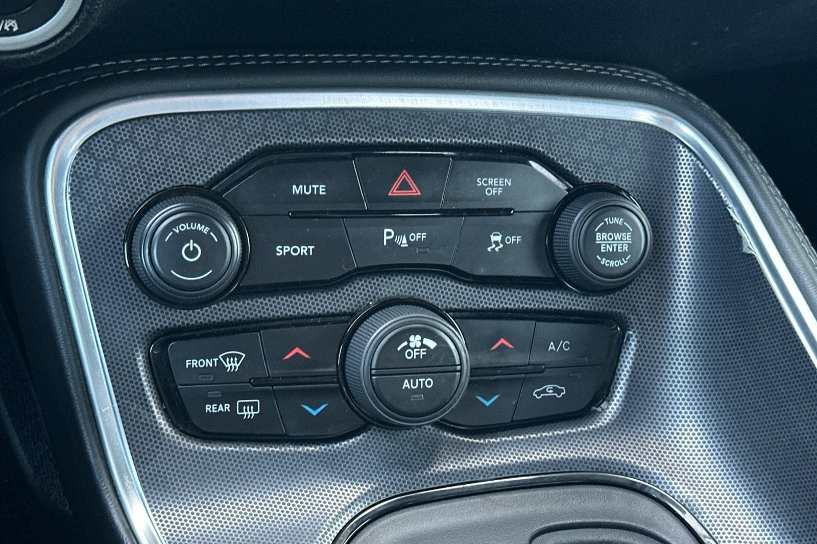 2017 Dodge Challenger SXT Plus