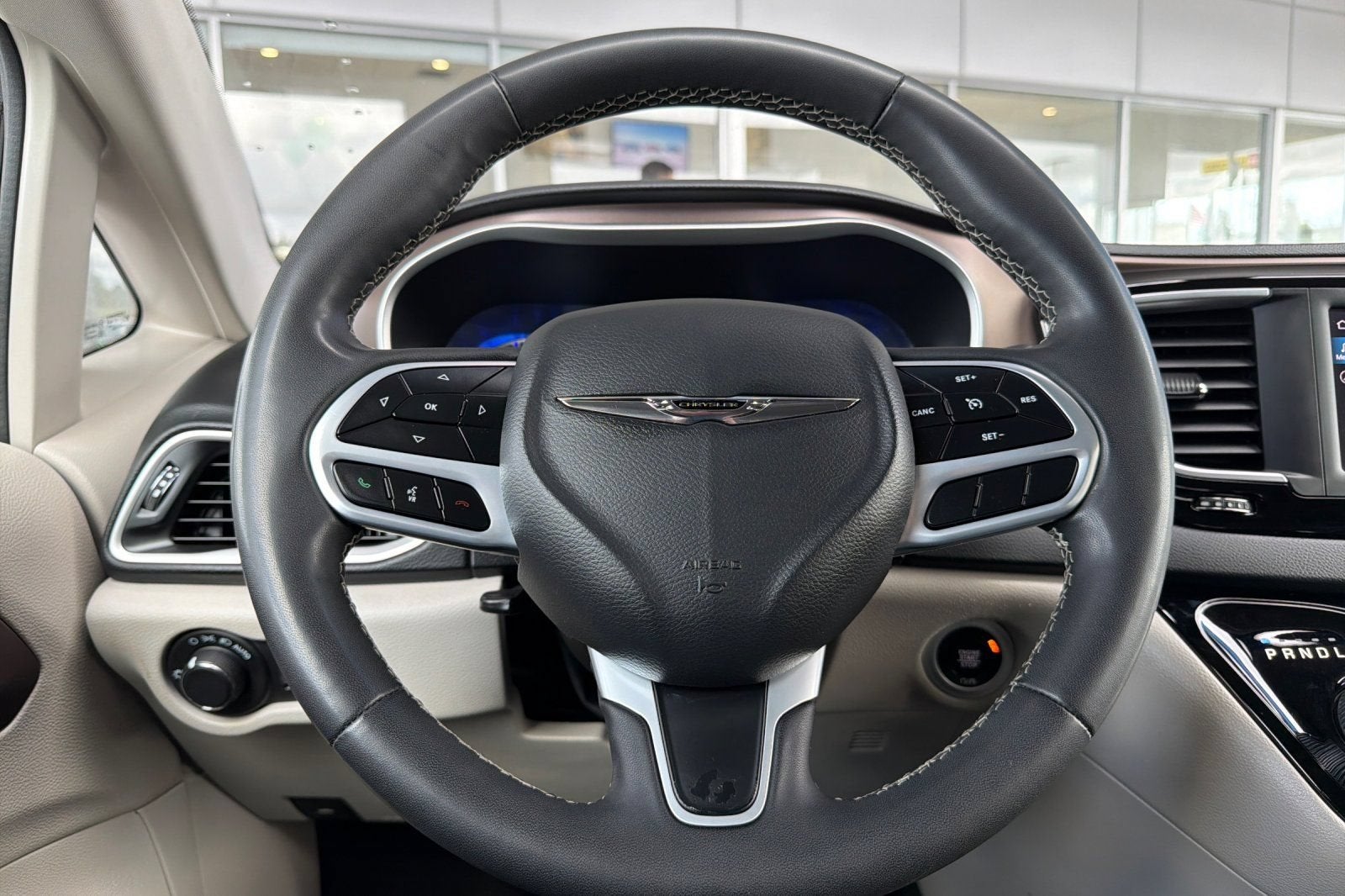 2022 Chrysler Voyager LX