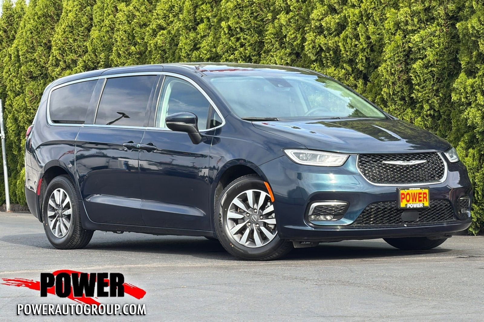 2023 Chrysler Pacifica Hybrid Touring L Hybrid's photo