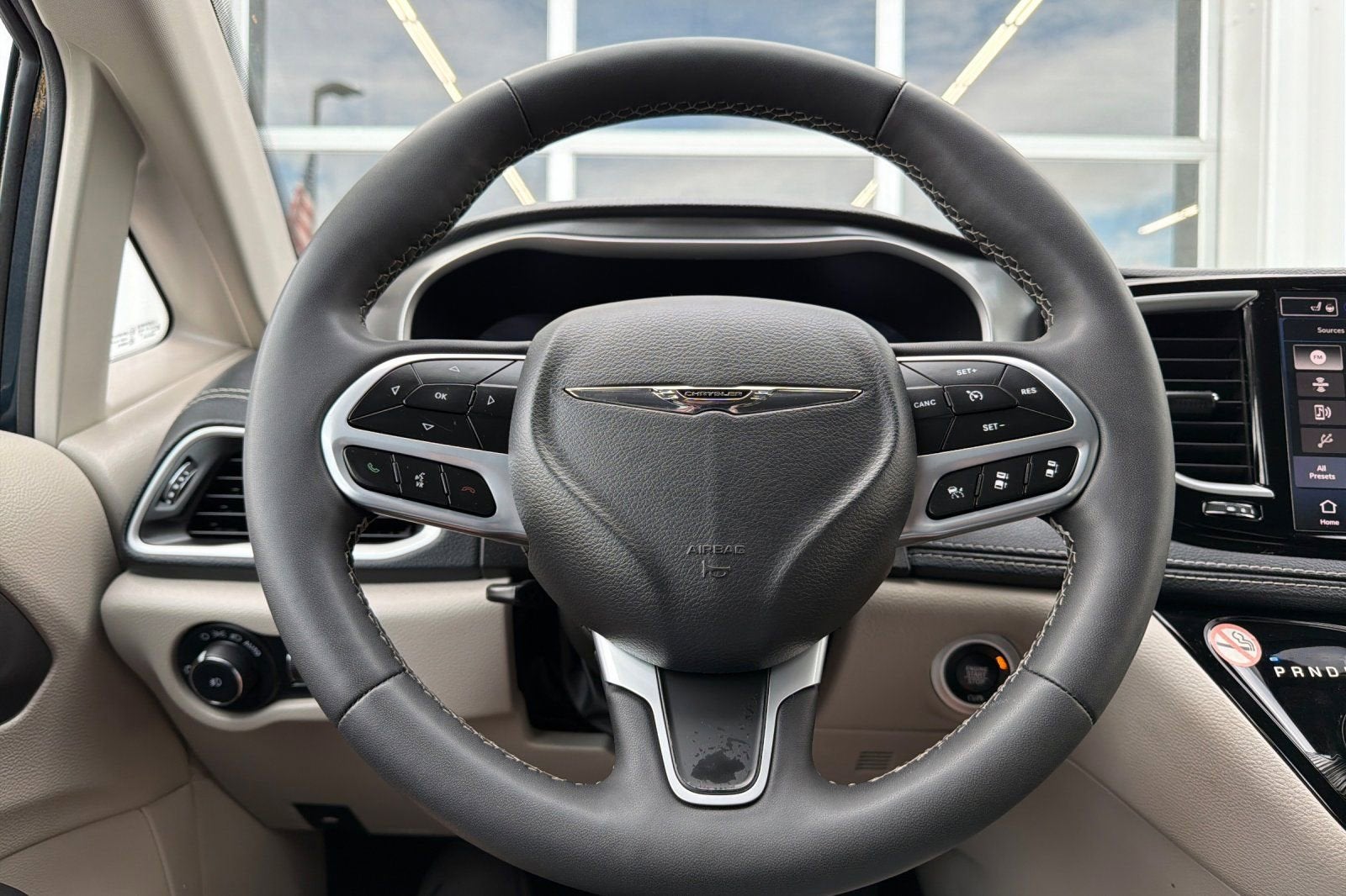 2023 Chrysler Pacifica Hybrid Touring L