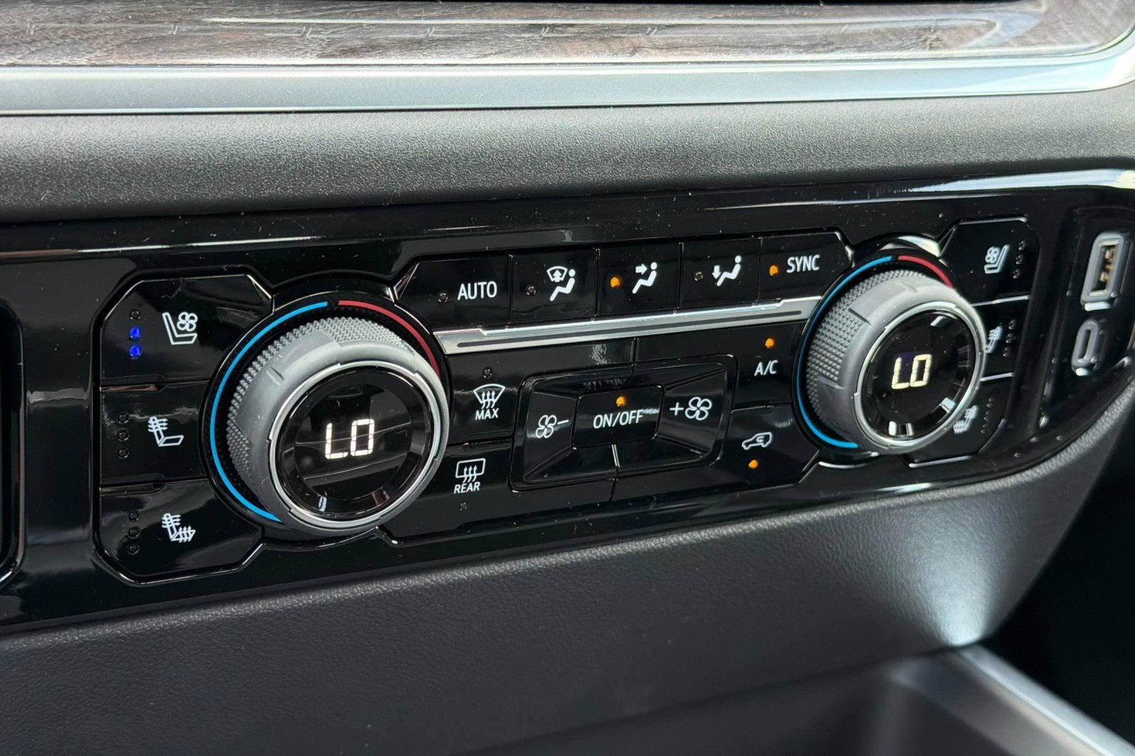 2026 Chevrolet Silverado 3500 HD LTZ - Photo 17