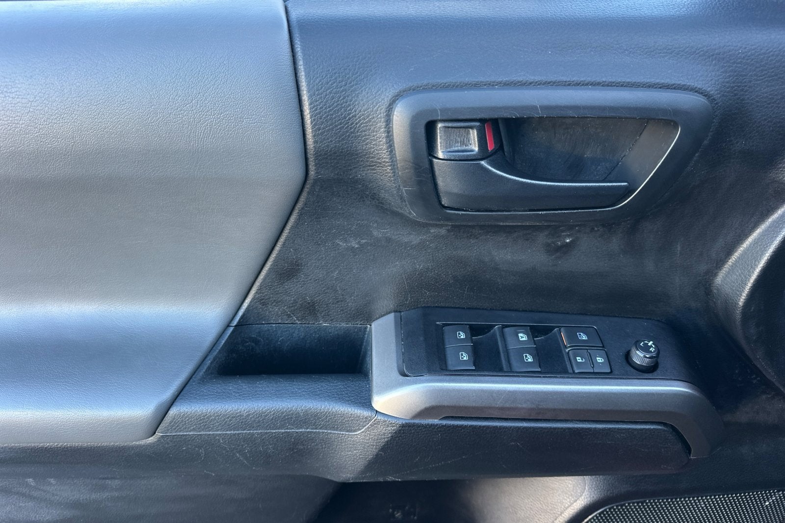 2022 Toyota Tacoma 2WD SR5