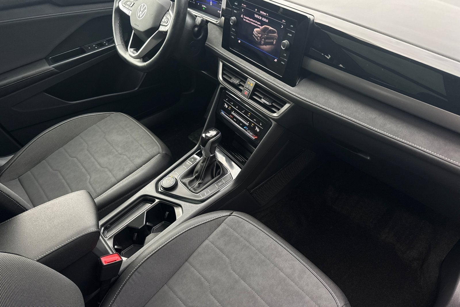 2025 Volkswagen Taos SE Black