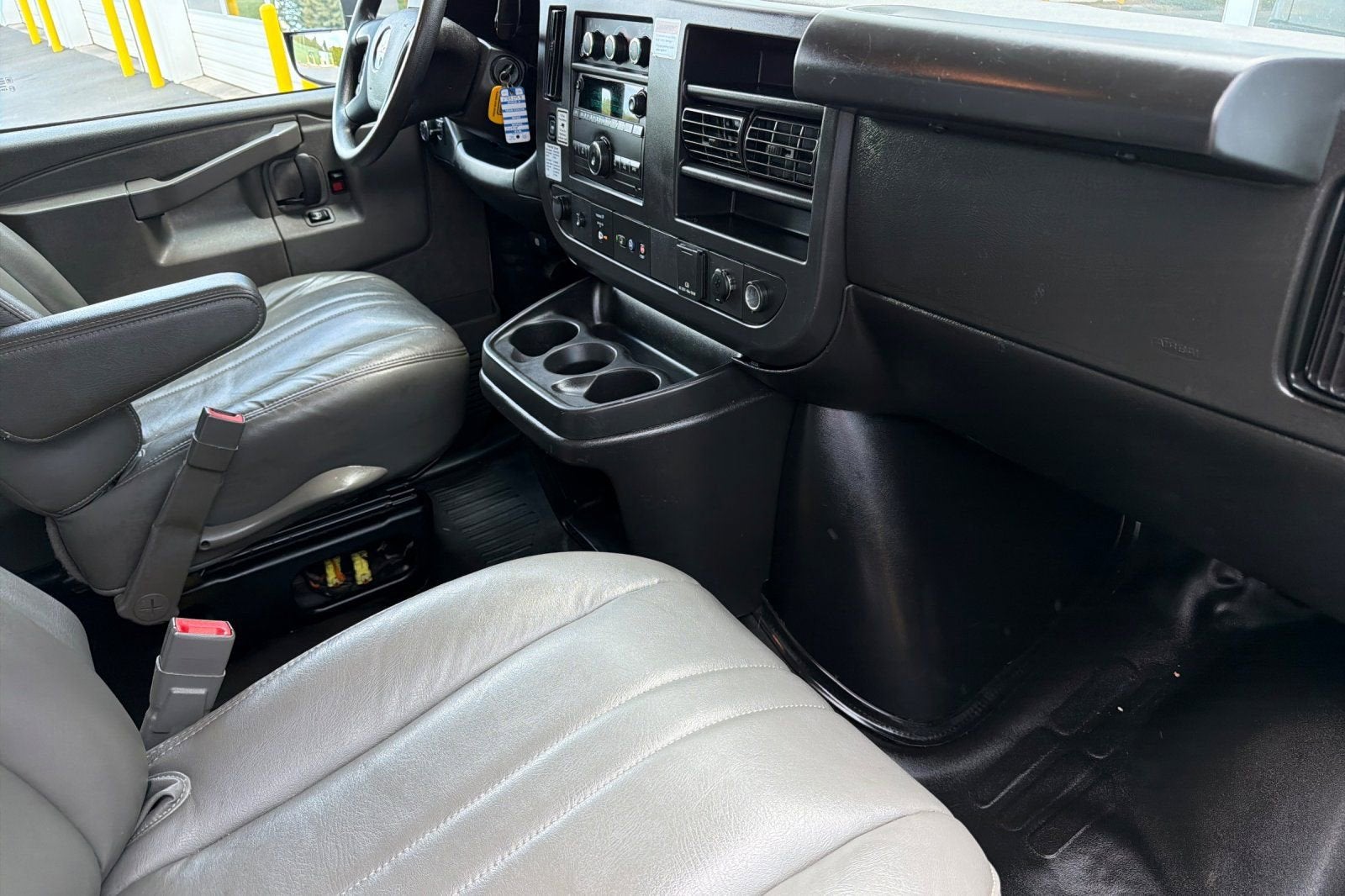 2022 GMC Savana Cutaway 3500 Gas