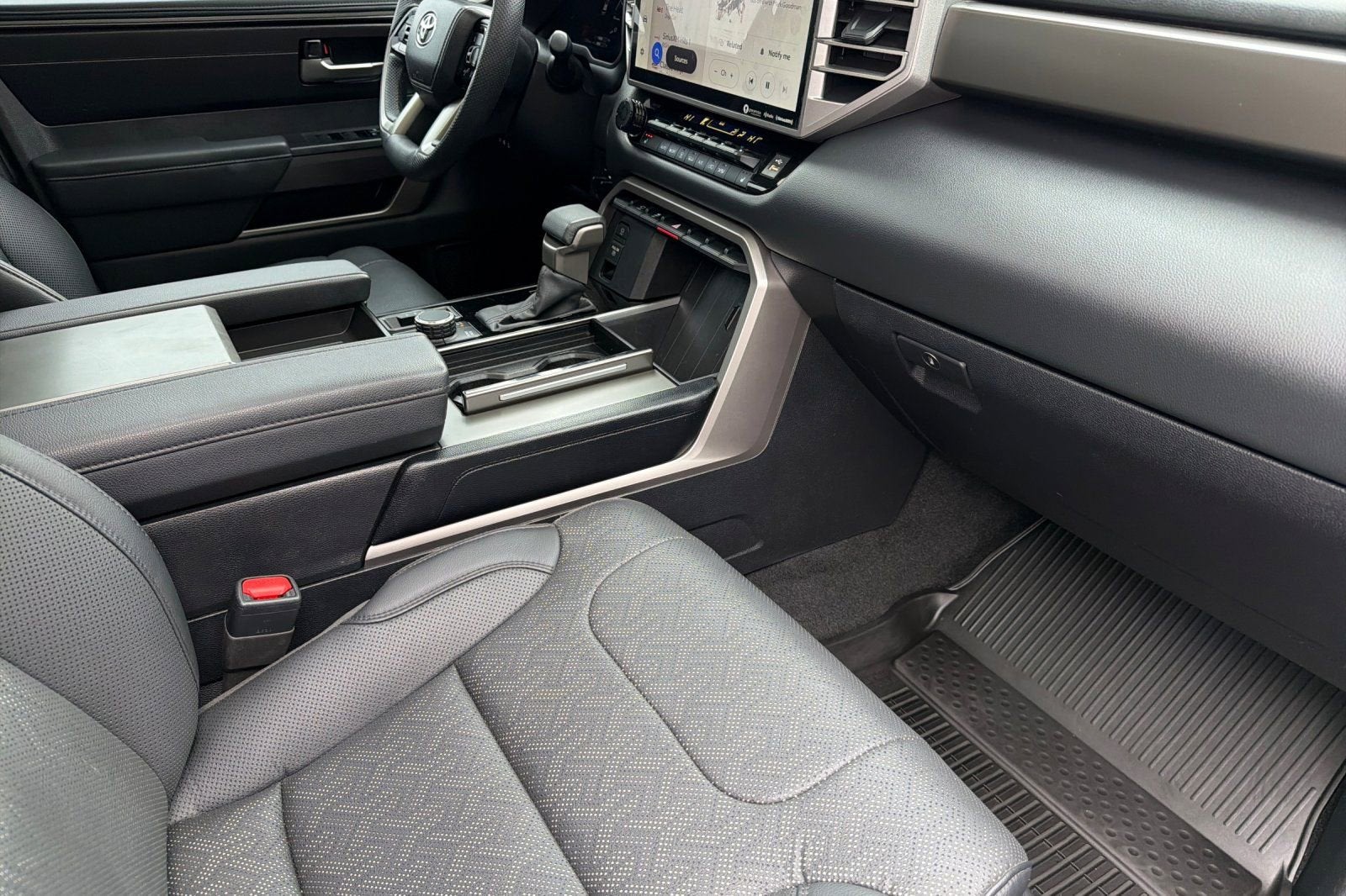 2024 Toyota Sequoia SR5