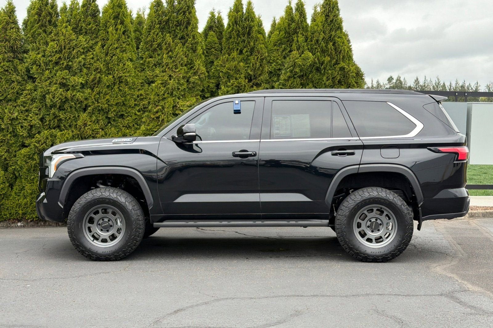 2024 Toyota Sequoia SR5