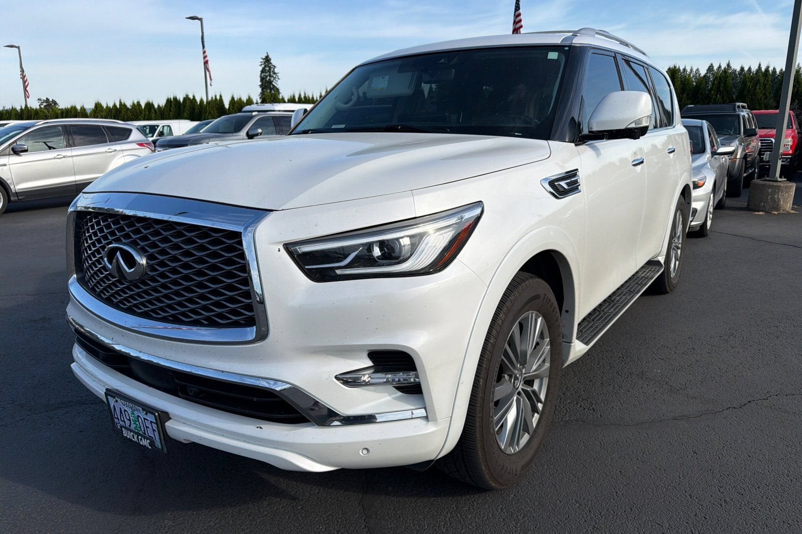 2022 INFINITI QX80 LUXE