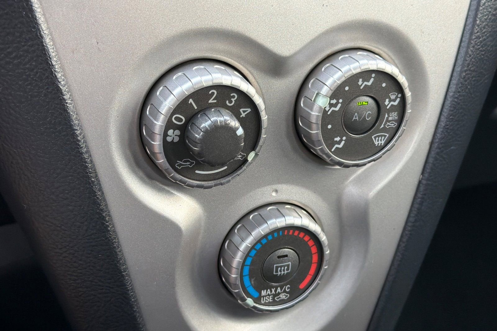 2012 Toyota Yaris 4DR SDN AUTO (NAT