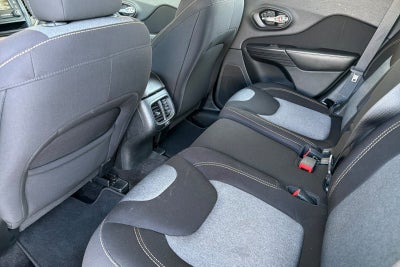 2017 Jeep Cherokee Sport