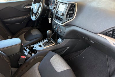 2017 Jeep Cherokee Sport