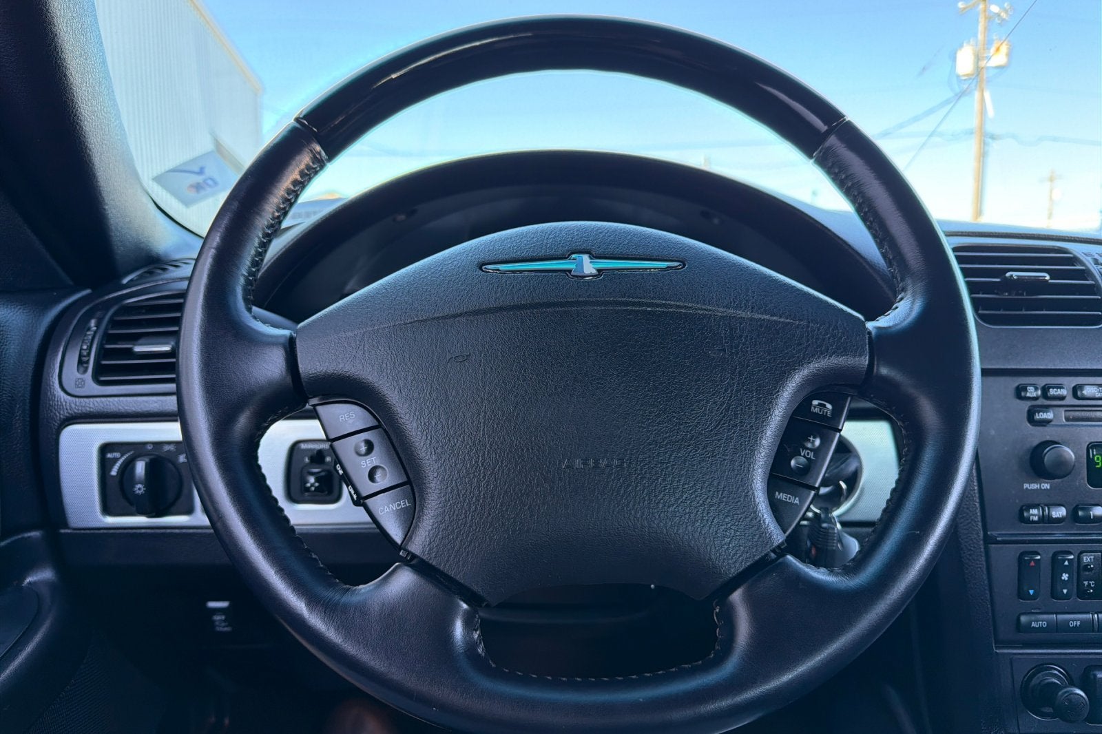 2005 Ford Thunderbird Base