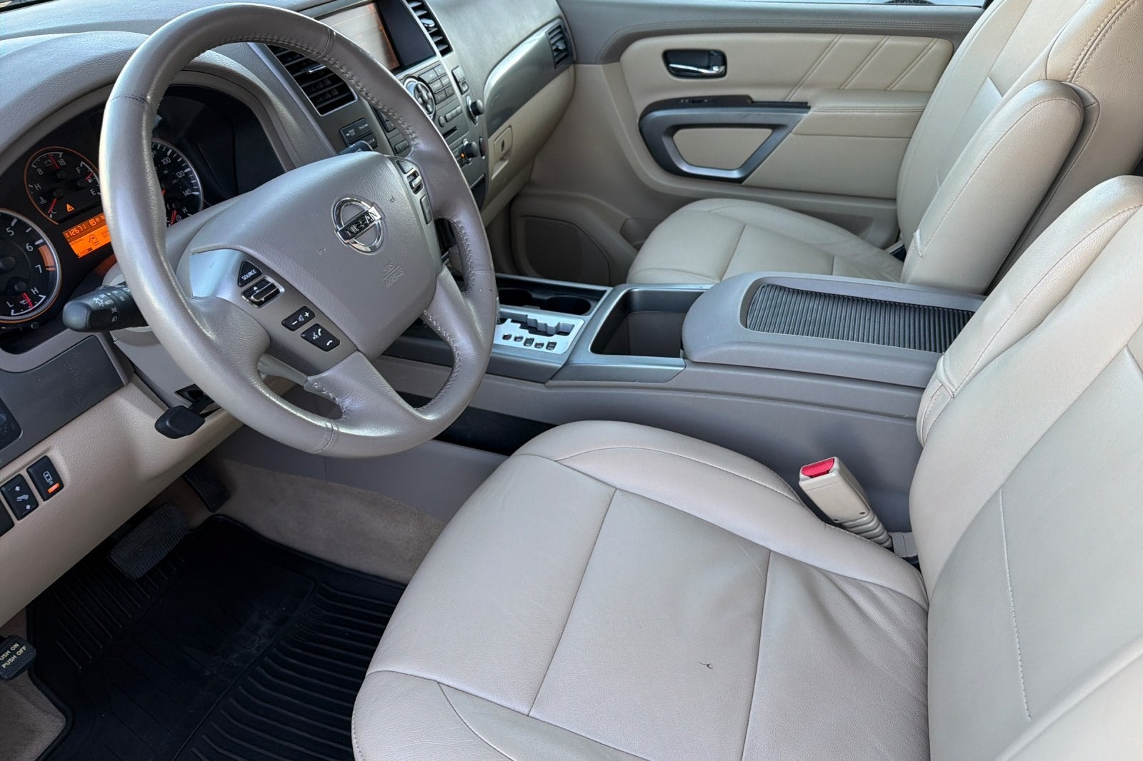 2015 Nissan Armada SV