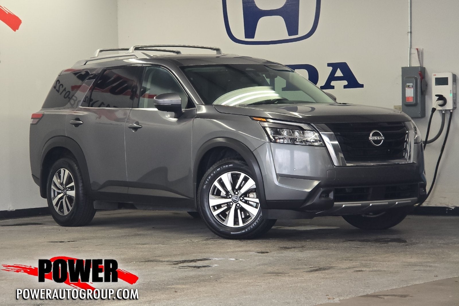 2022 Nissan Pathfinder SL