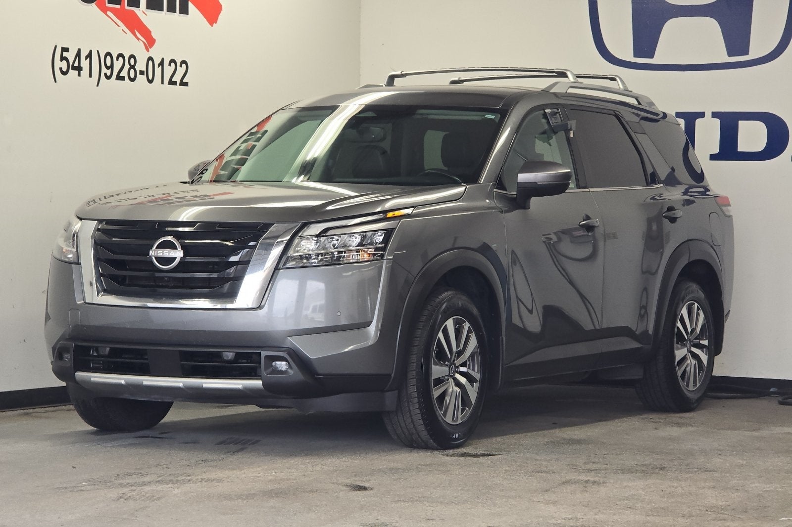 2022 Nissan Pathfinder SL