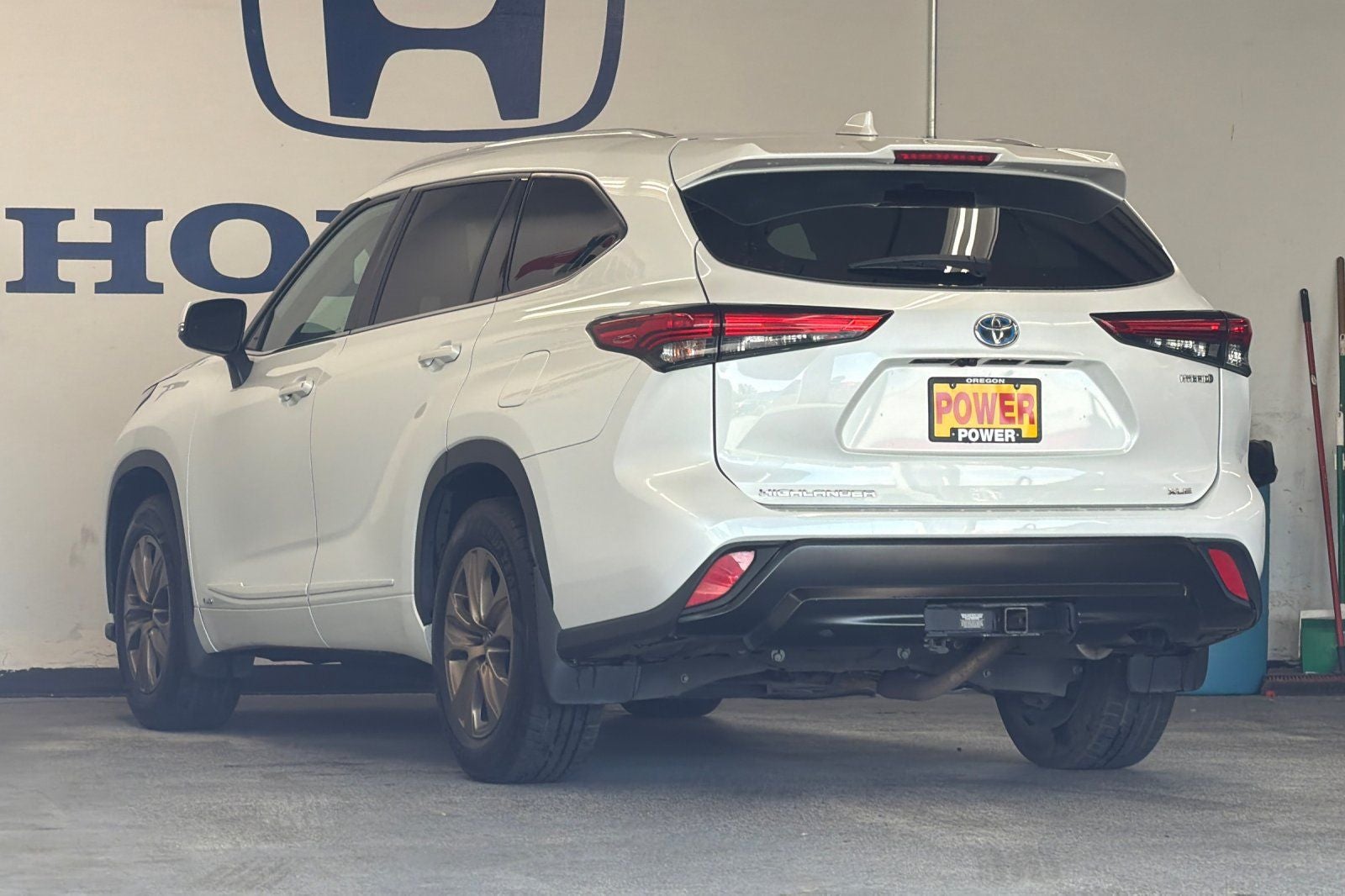 2022 Toyota Highlander Hybrid Bronze Edition
