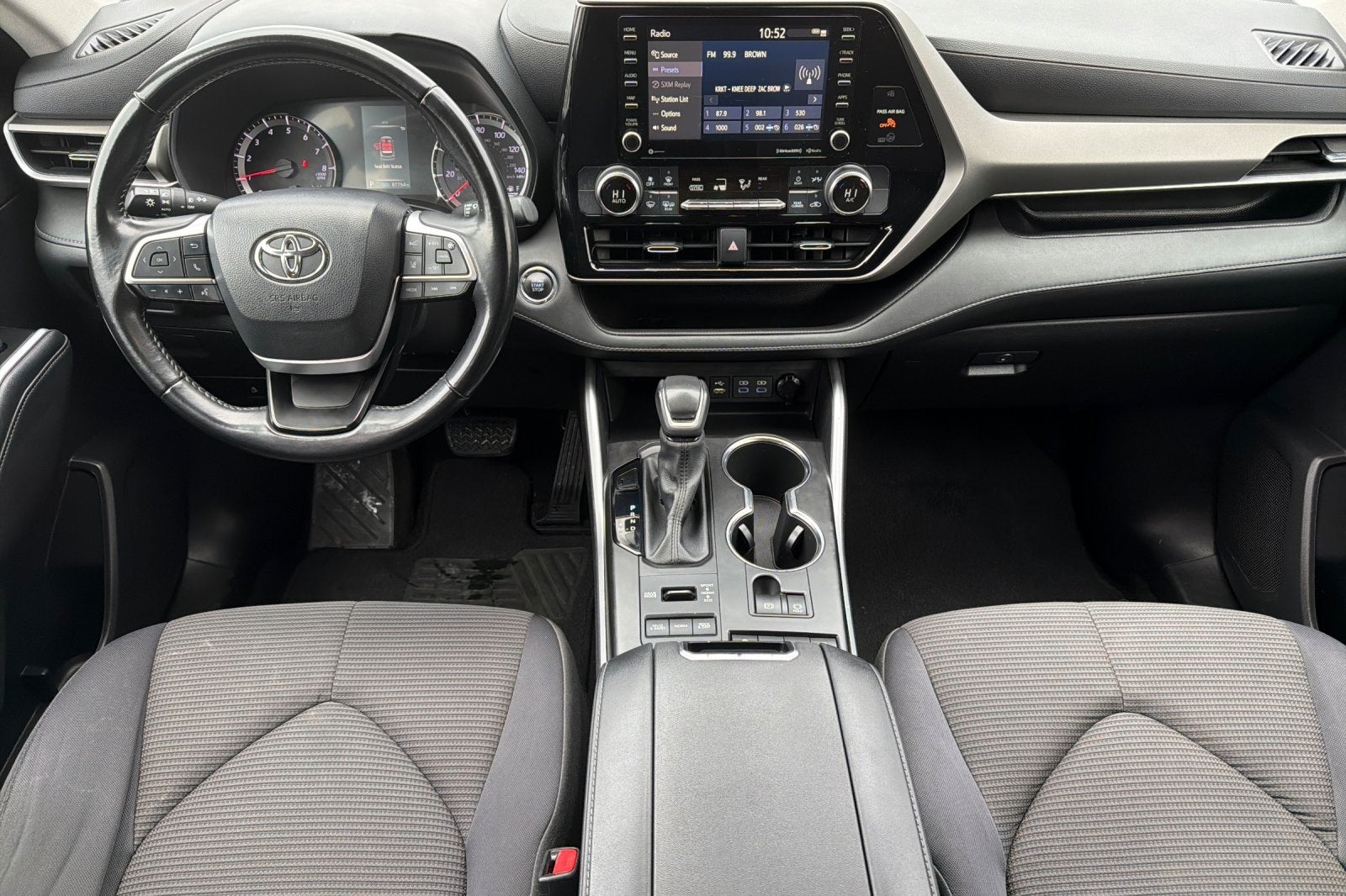 2022 Toyota Highlander LE