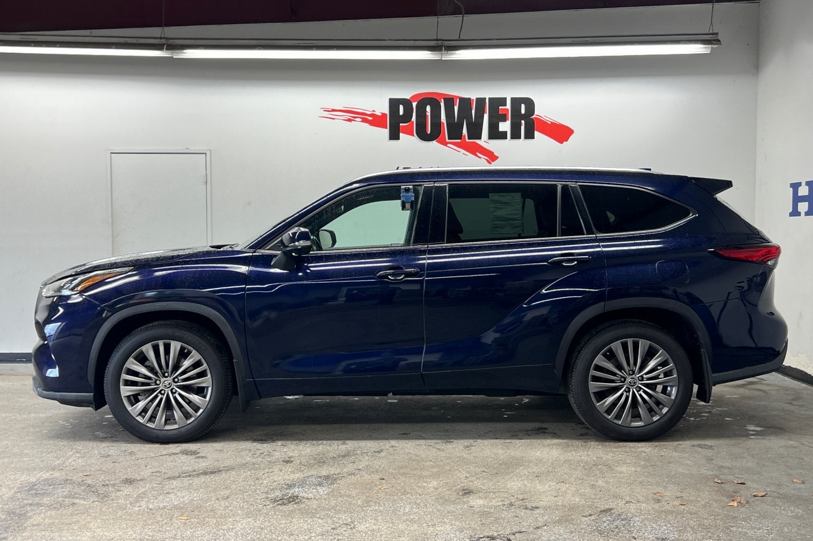 2022 Toyota Highlander Platinum
