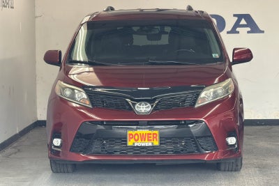 2019 Toyota Sienna SE 8 Passenger