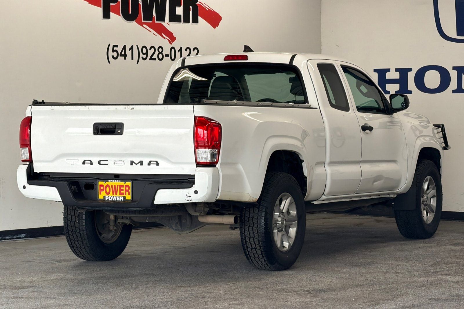 2016 Toyota Tacoma SR