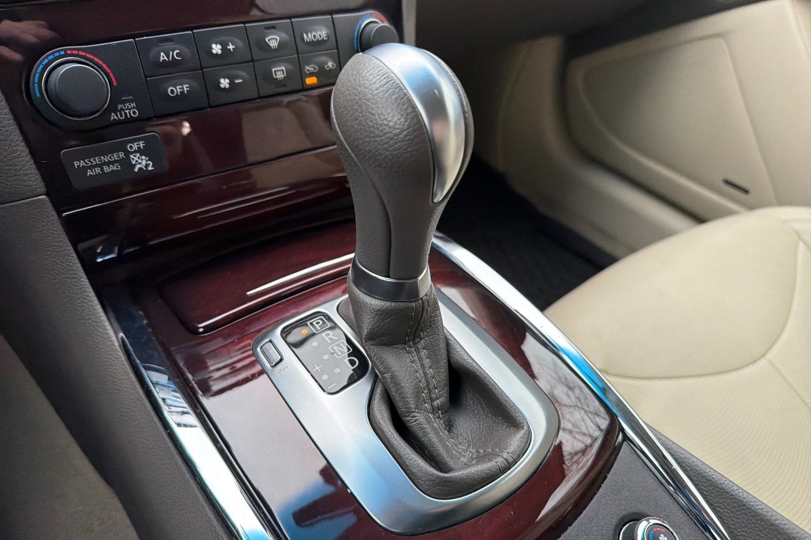 2011 INFINITI G37 Base