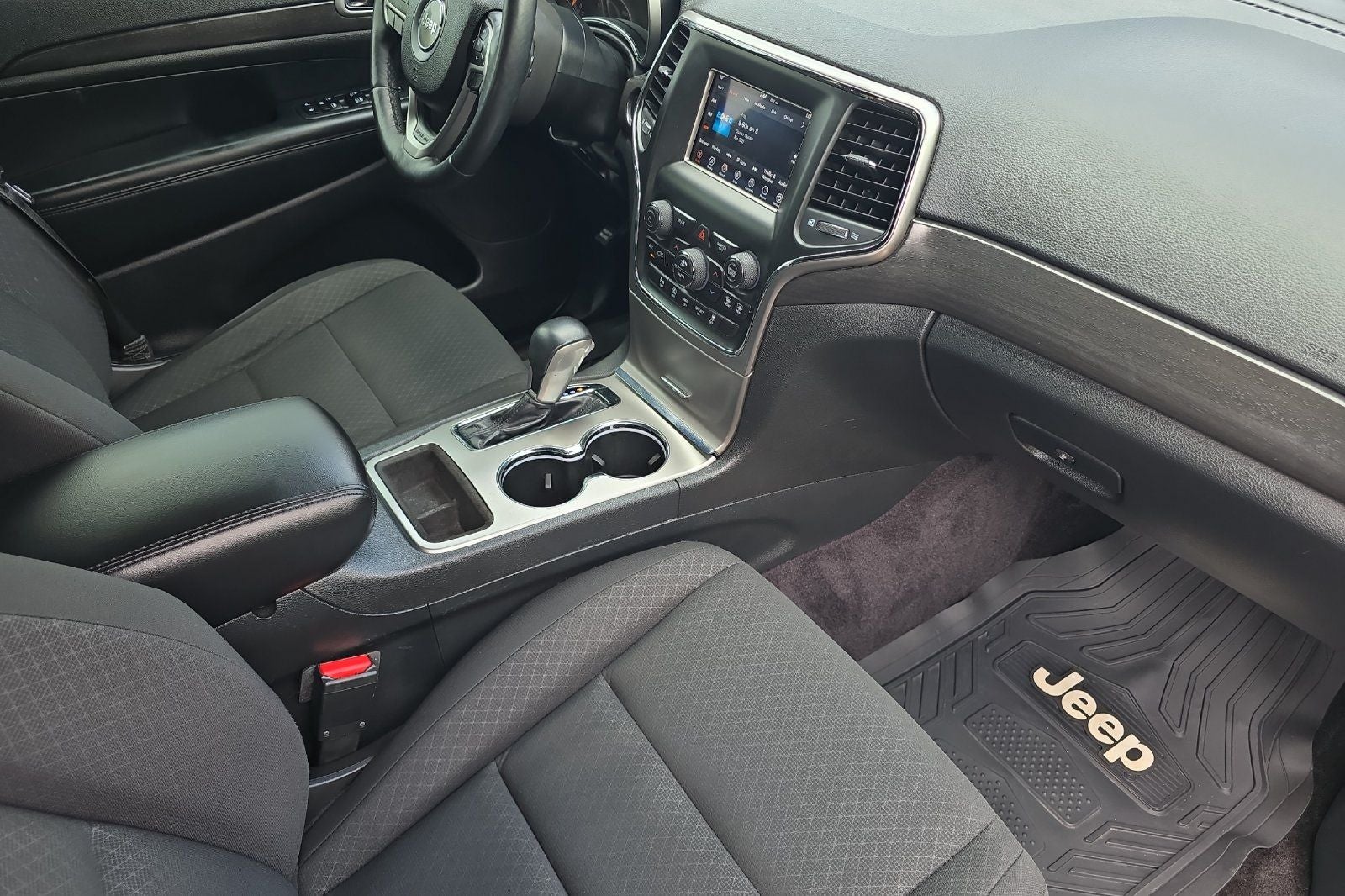 2018 Jeep Grand Cherokee Laredo E