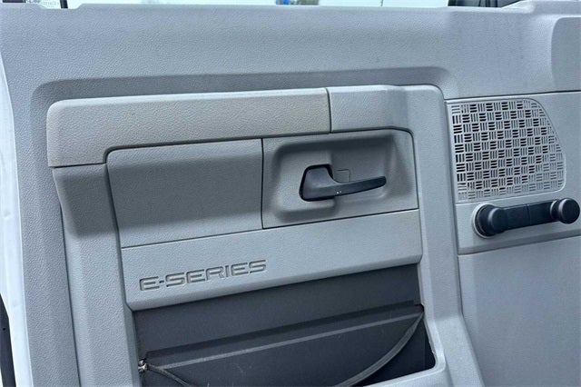 2014 Ford E-350SD Base Cutaway