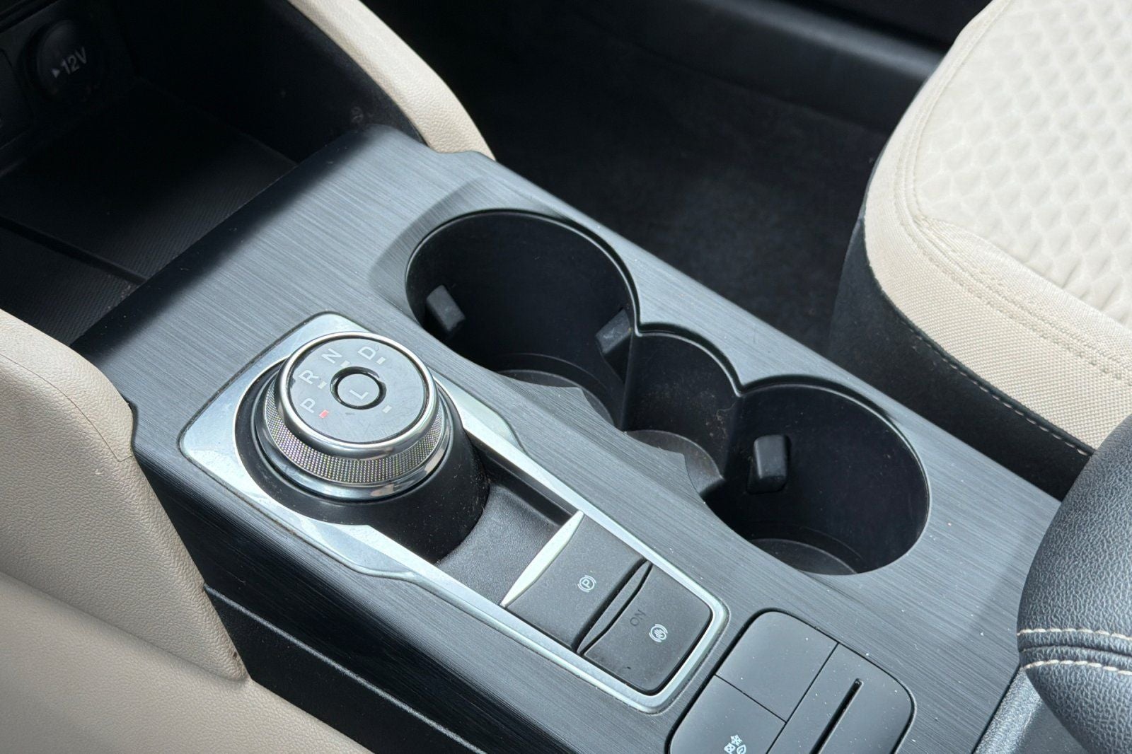 2022 Ford Escape Hybrid SE