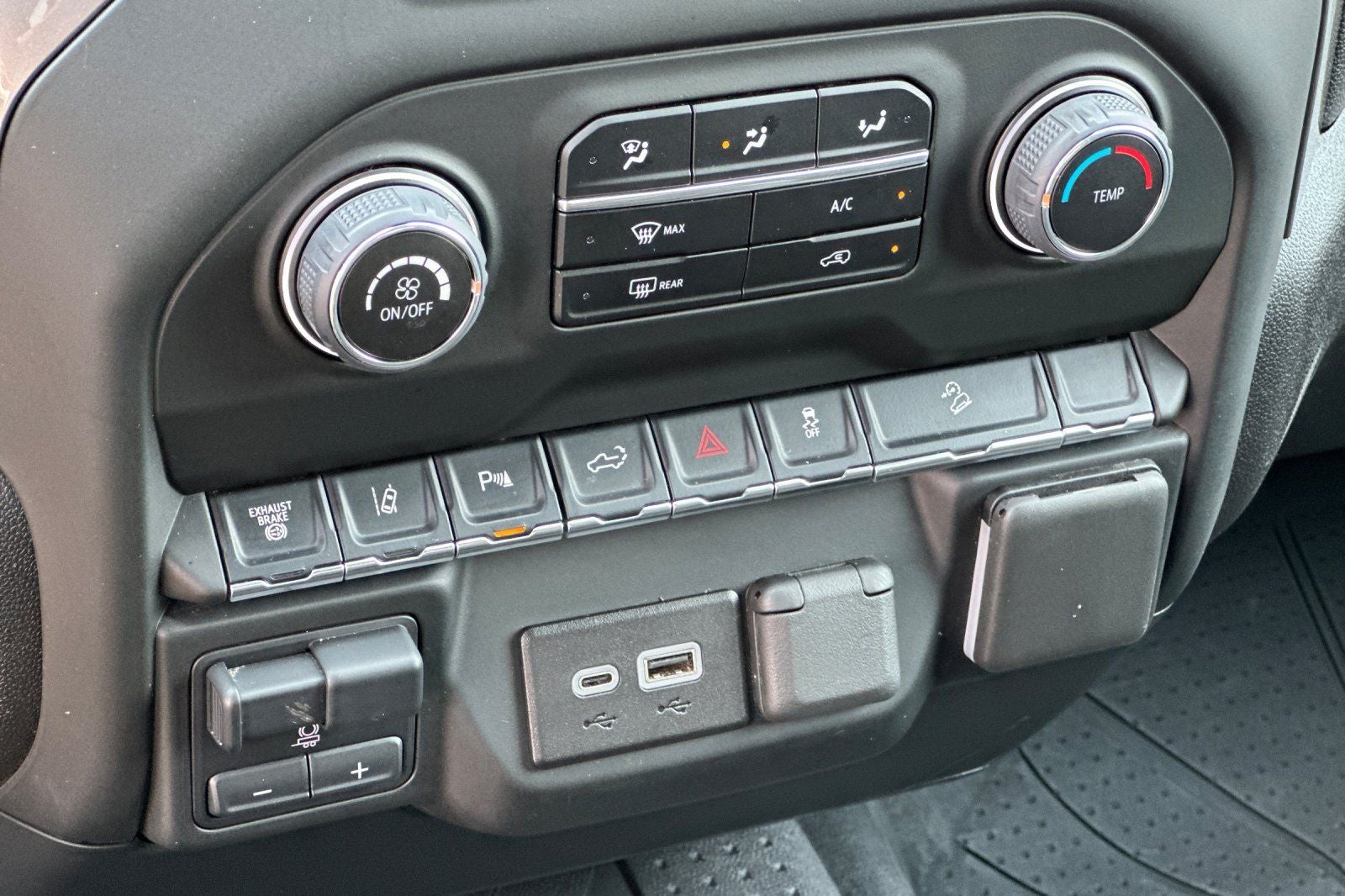 2024 Chevrolet Silverado 2500HD Custom