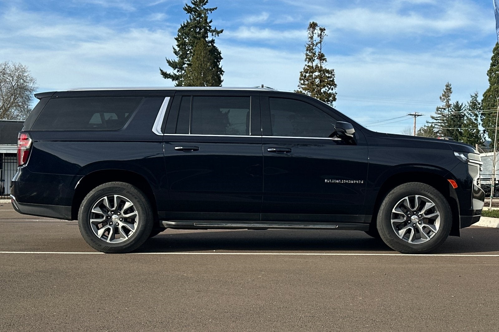 2024 Chevrolet Suburban LT