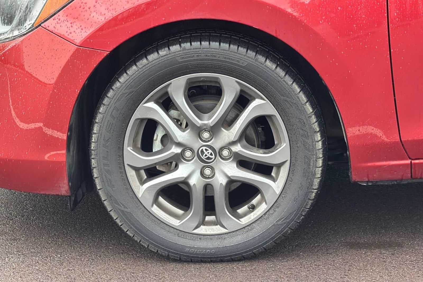 2020 Toyota Yaris XLE