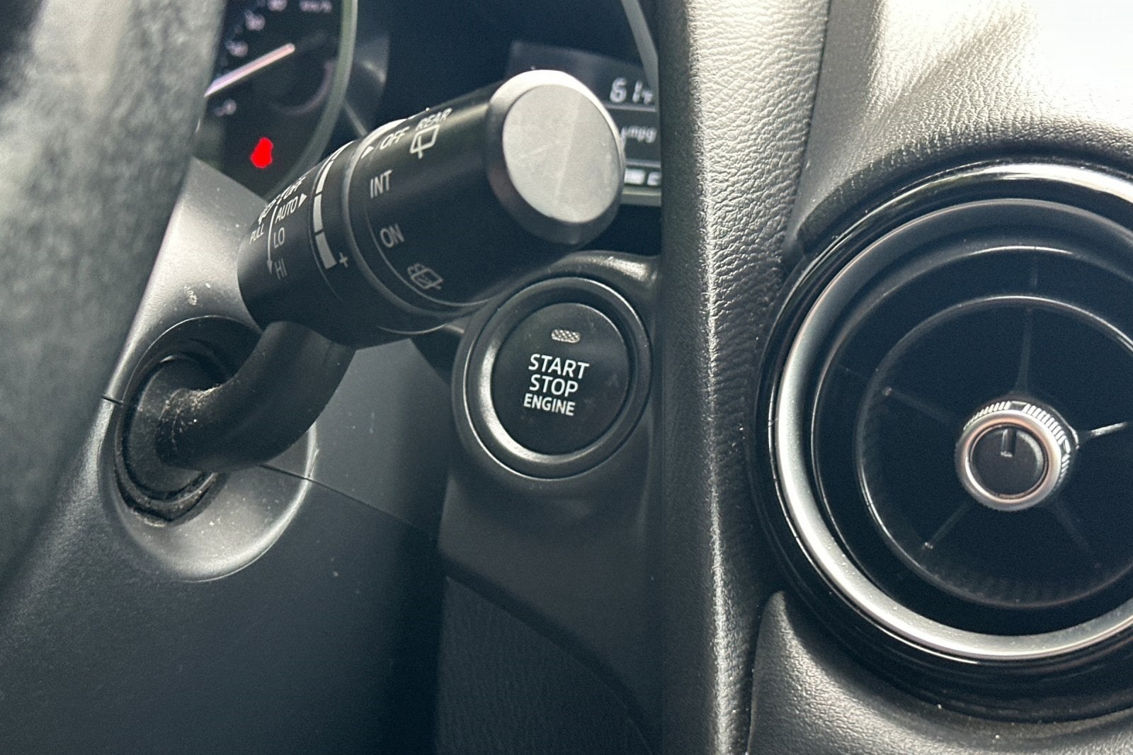 2020 Toyota Yaris XLE