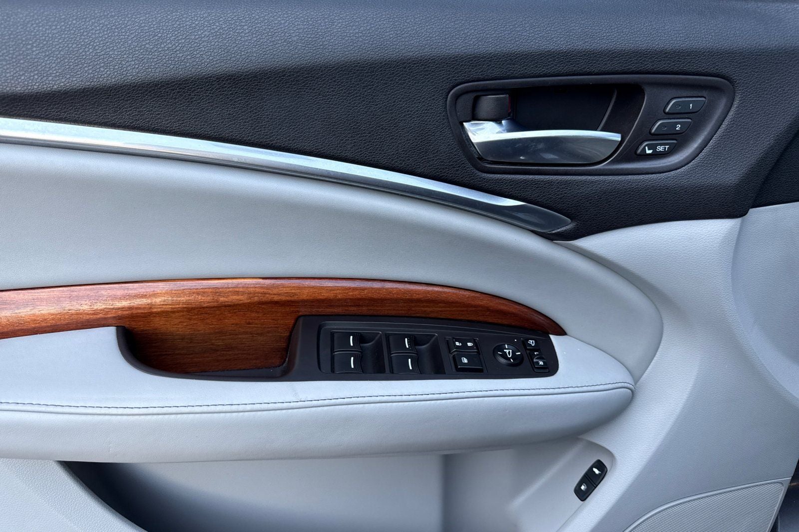 2017 Acura MDX 3.5L SH-AWD w/Advance & Entertainment Pkgs
