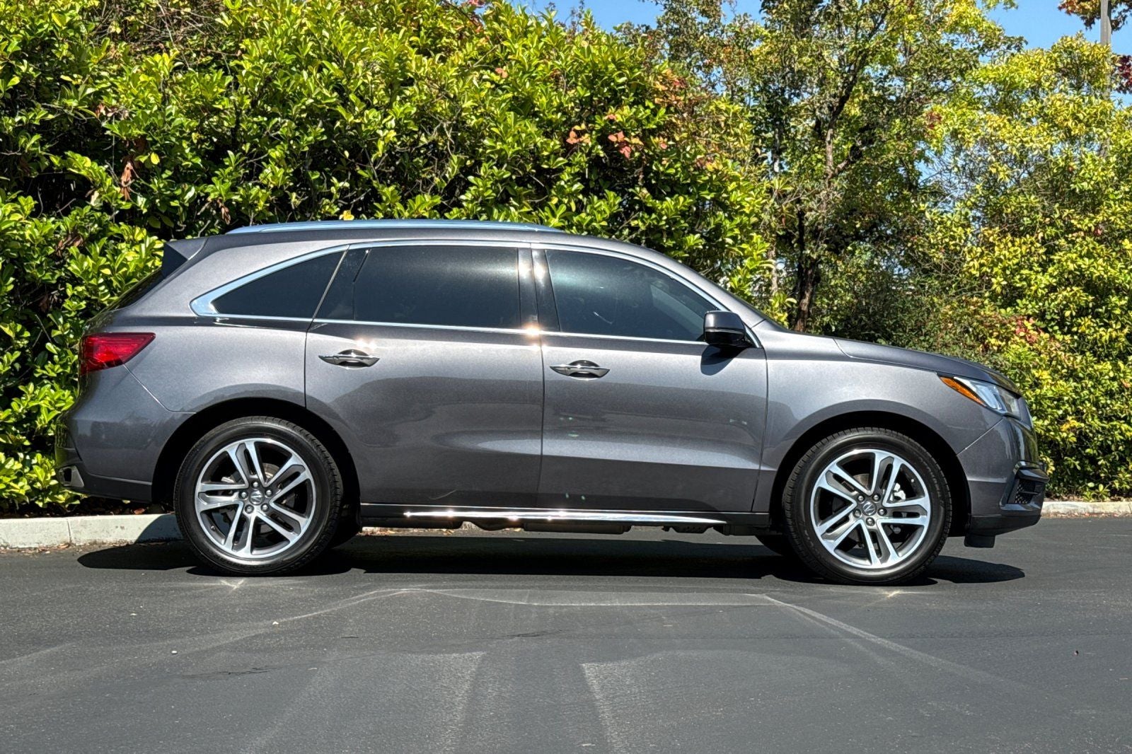 2017 Acura MDX 3.5L SH-AWD w/Advance & Entertainment Pkgs