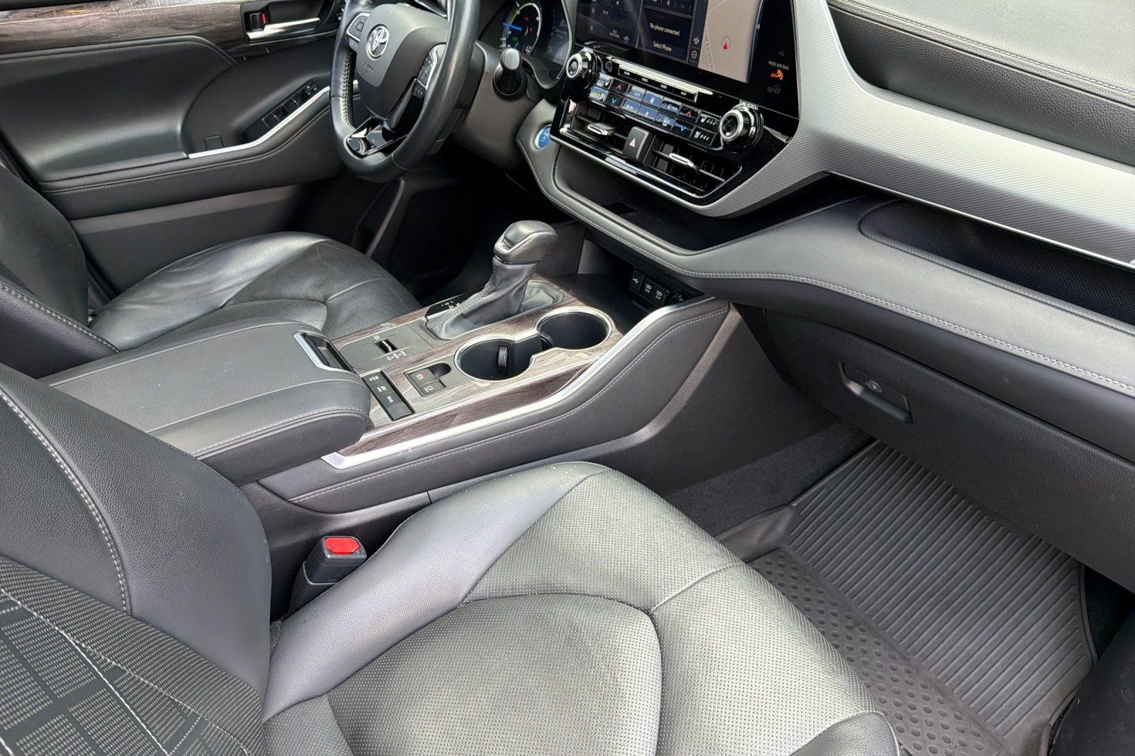 2021 Toyota Highlander Hybrid Platinum