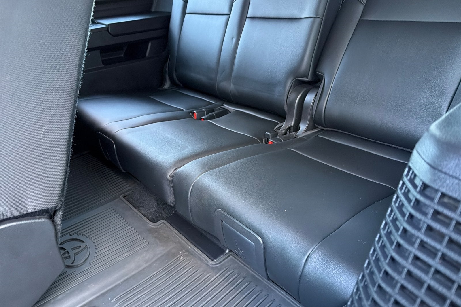 2024 Toyota Sequoia SR5